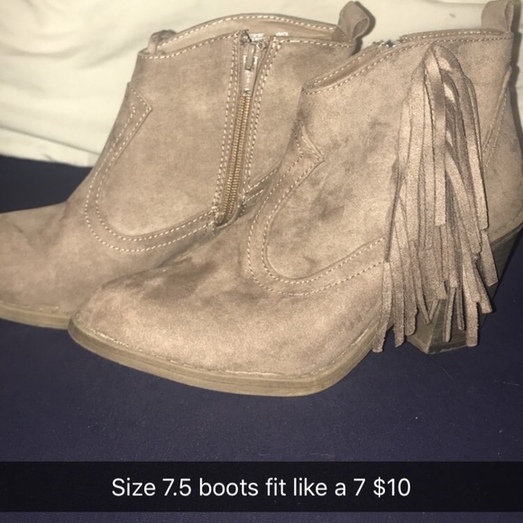 Shoes - Picture 3 of 4